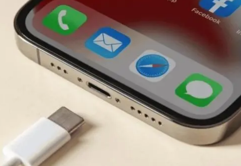 隆昌苹果15维修分享iPhone15改USB-C接口后能和安卓用户互借充电器吗 